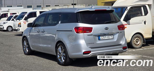 Kia Carnival из Кореи Encar