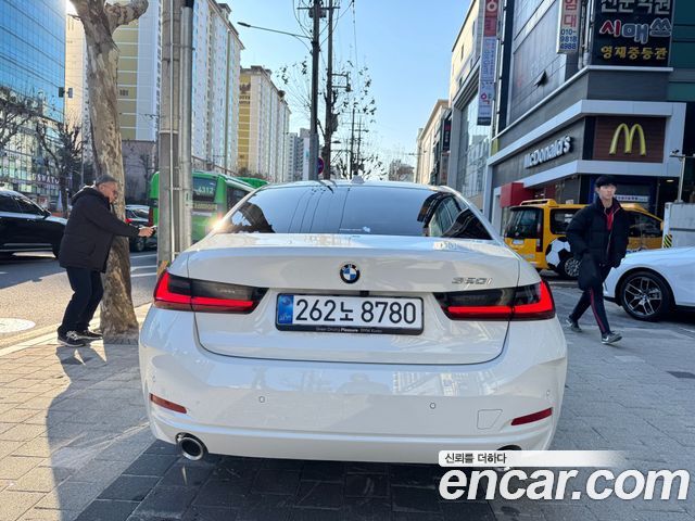 BMW 3-Series 320i M Sport — пробег 2 566 км — фото 4 из 5