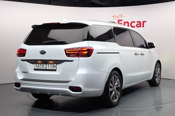 Kia Carnival 9-Seater Prstige — пробег 157 503 км — фото 2 из 5