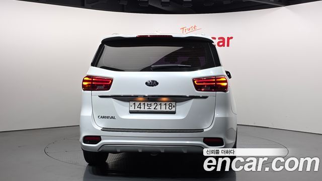 Kia Carnival из Кореи Encar