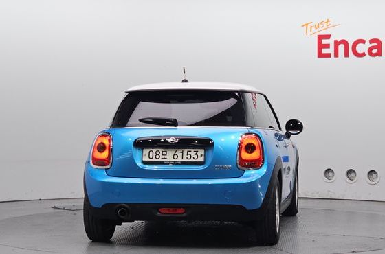Mini Cooper Standard Third Generation — пробег 90 302 км — фото 4 из 5