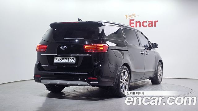 Kia Carnival из Кореи Encar