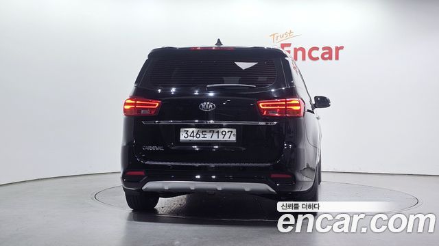 Kia Carnival из Кореи Encar