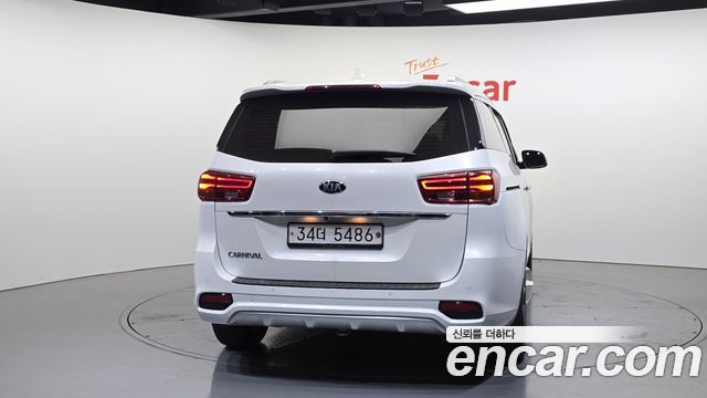 Kia Carnival из Кореи Encar