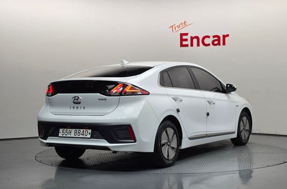 Hyundai Ioniq 1.6 HEV Q — пробег 136 055 км — фото 2 из 5
