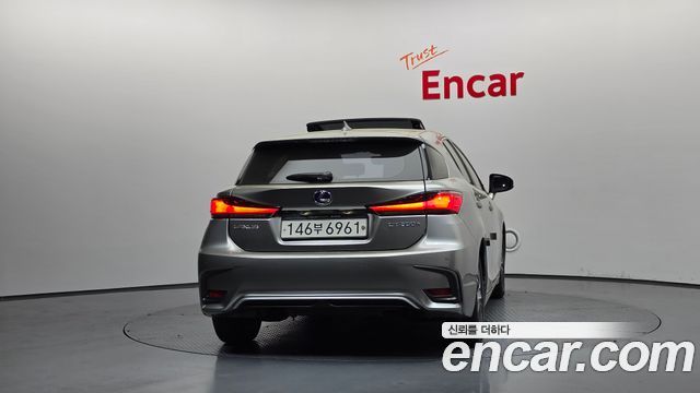 Lexus CT200h из Кореи Encar