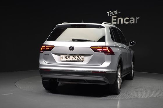 Volkswagen Tiguan 2.0 TDI Premium — пробег 167 695 км — фото 4 из 5