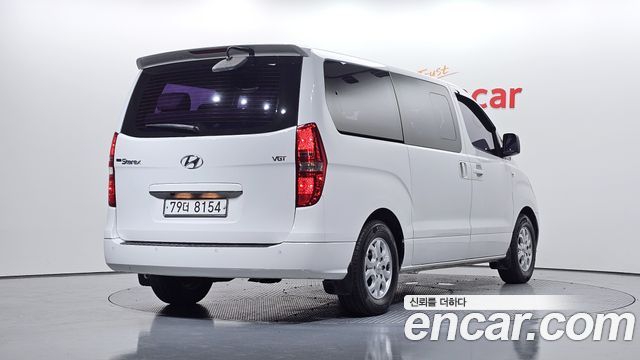 Hyundai Starex 11-Seater Wagon CVX Luxury — пробег 108 996 км — фото 2 из 5