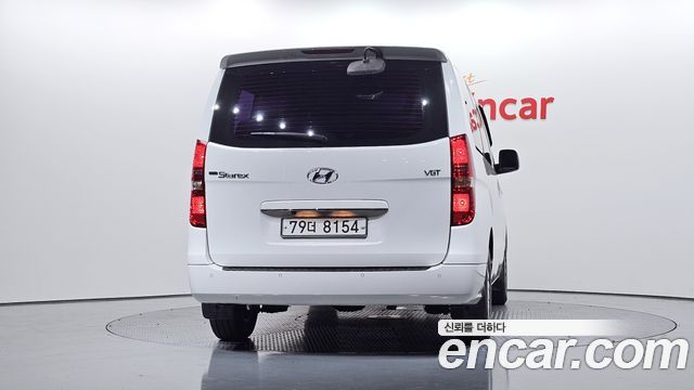 Hyundai Starex 11-Seater Wagon CVX Luxury — пробег 108 996 км — фото 4 из 5