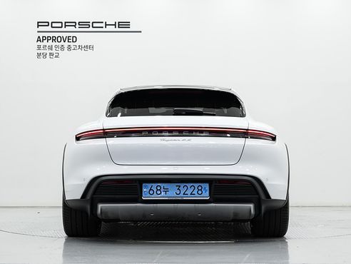 Porsche Taycan 4S Cross Turismo — пробег 31 820 км — фото 4 из 5