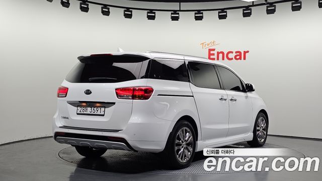 Kia Carnival из Кореи Encar