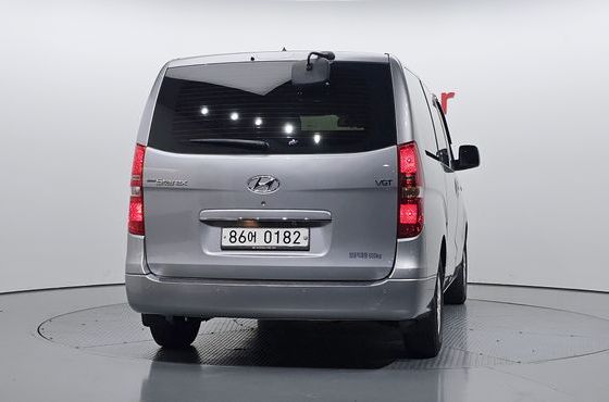 Hyundai Starex Van 5-Seater Modern — пробег 129 751 км — фото 4 из 5