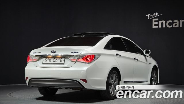 Hyundai Sonata 2.0 Royal — пробег 145 695 км — фото 2 из 5