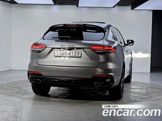 Maserati Levante из Кореи Encar