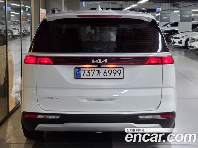 Kia Carnival 11-Seater Prestige — пробег 31 000 км — фото 5 из 5