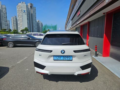 BMW iX xDrive50 Sports Plus — пробег 53 226 км — фото 4 из 5