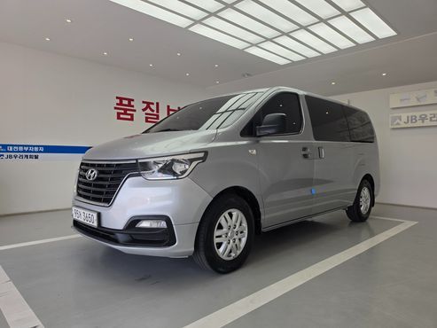 Hyundai Starex Van 5-Seater Smart — пробег 190 223 км — фото 1 из 5