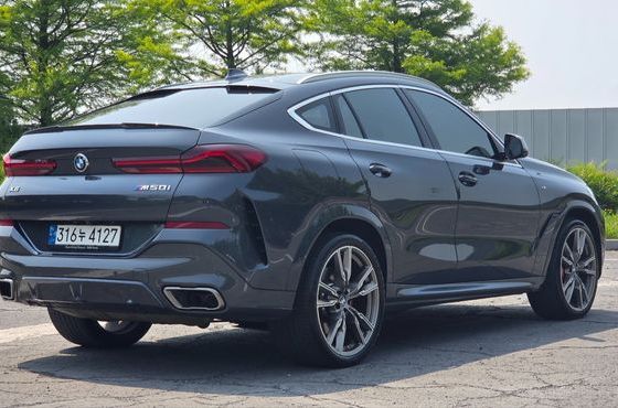 BMW X6 M50i — пробег 65 260 км — фото 2 из 5