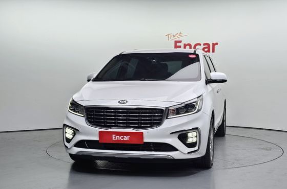 Kia Carnival 7-Seater Limousine VIP — пробег 58 033 км — фото 3 из 5