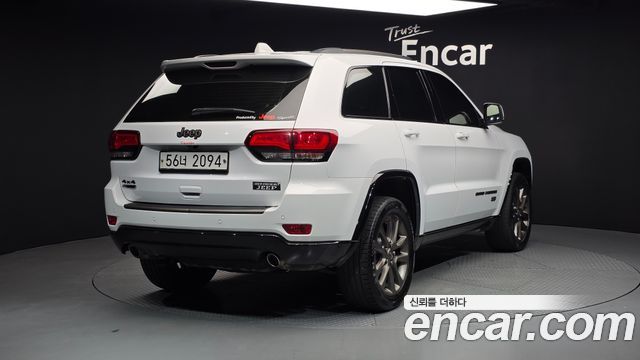 Jeep Cherokee 3.0 Diesel 75th Special Edition WK2 — пробег 183 587 км — фото 2 из 5