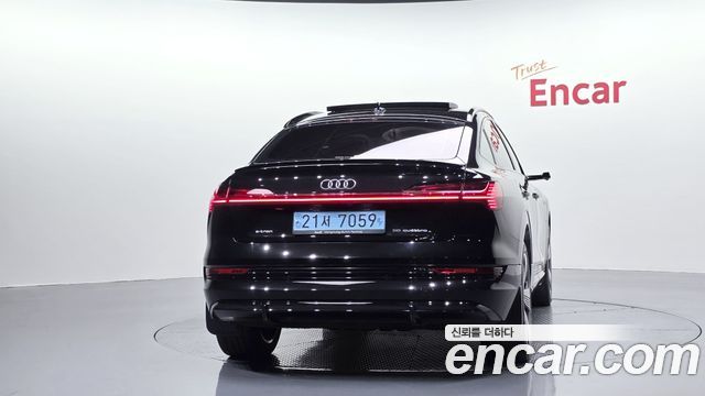 Audi e-tron 55 Quattro Sportback — пробег 88 326 км — фото 4 из 5