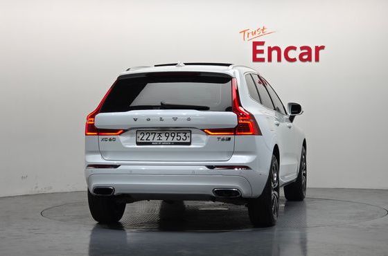 Volvo XC60 T6 Inscription — пробег 70 541 км — фото 4 из 5