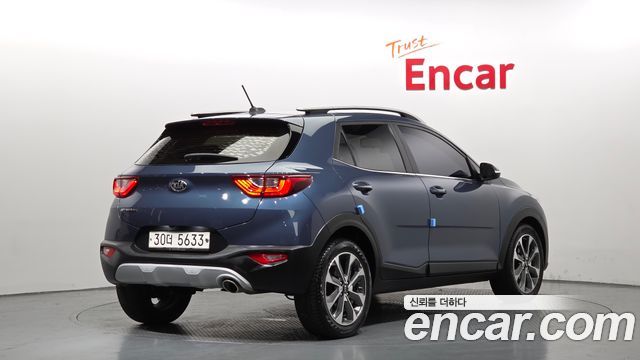 Kia Stonic из Кореи Encar
