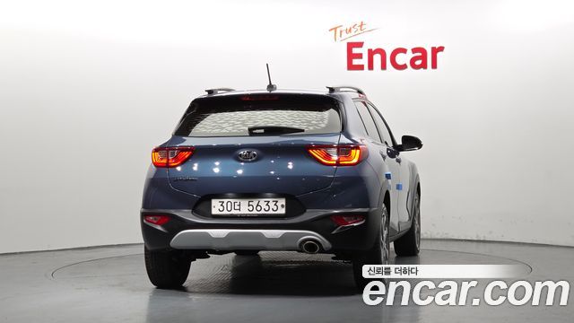Kia Stonic из Кореи Encar