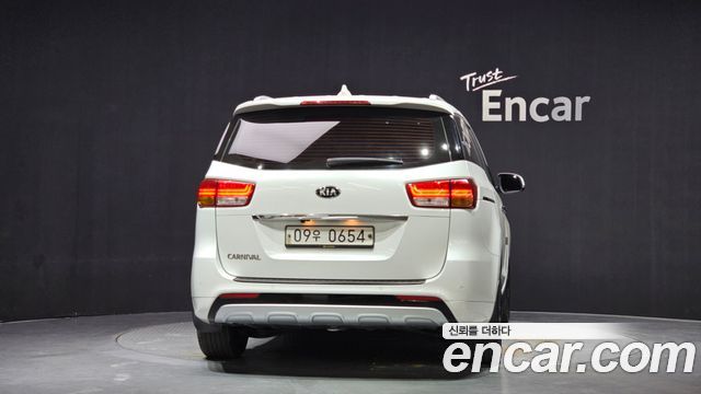 Kia Carnival из Кореи Encar