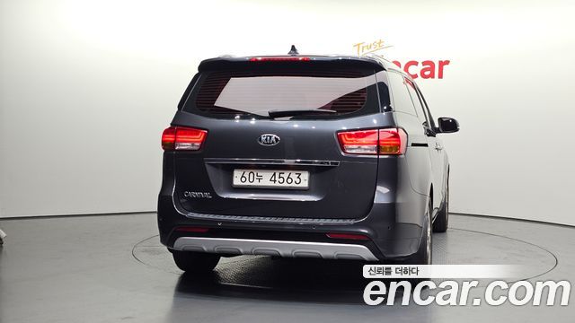 Kia Carnival из Кореи Encar