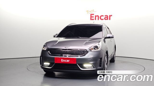 Kia Niro Prestige — пробег 134 336 км — фото 3 из 5