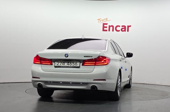 BMW 5-Series 520d Luxury Plus — пробег 127 255 км — фото 4 из 5