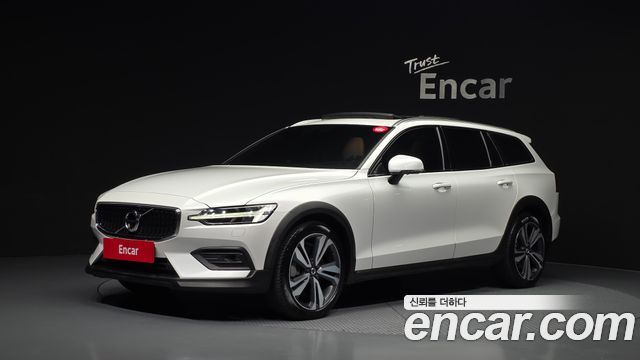Volvo V60 B5 Pro AWD — пробег 75 163 км — фото 1 из 5