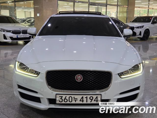 Jaguar XE 20d Perstige AWD — пробег 107 567 км — фото 2 из 5