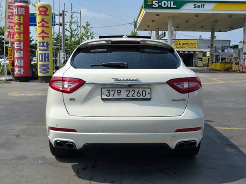 Maserati Levante 3.0 AWD Sport — пробег 100 000 км — фото 4 из 5
