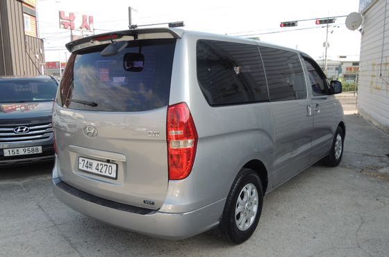 Hyundai Starex 12-Seater Wagon CVX Luxury — пробег 181 155 км — фото 4 из 5