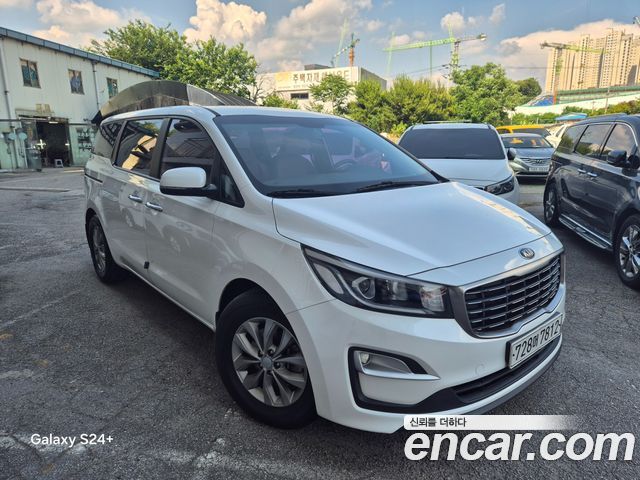 Kia Carnival 11-Seater Deluxe — пробег 115 387 км — фото 3 из 5
