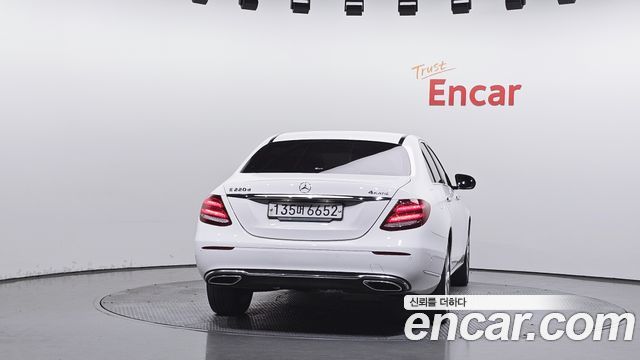 Mercedes-Benz E-Class из Кореи Encar