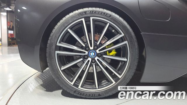 BMW i8 Roadster — пробег 73 740 км — фото 5 из 5