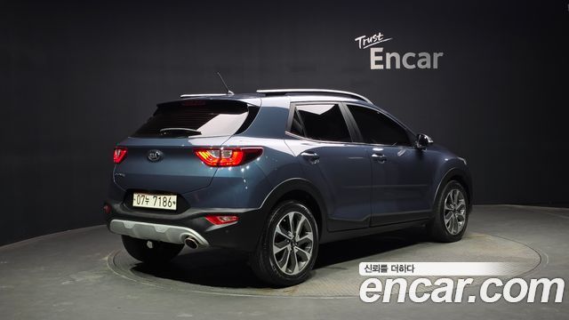 Kia Stonic из Кореи Encar