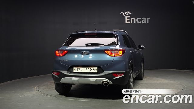 Kia Stonic из Кореи Encar