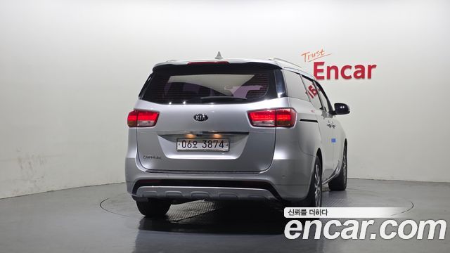 Kia Carnival из Кореи Encar