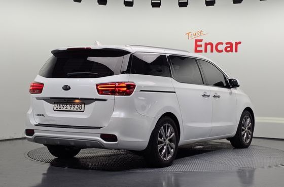 Kia Carnival 9-Seater Prstige — пробег 152 991 км — фото 2 из 5
