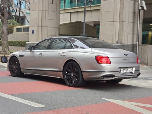 Bentley Flying Spur 4.0 Muliner — пробег 3 000 км — фото 4 из 5