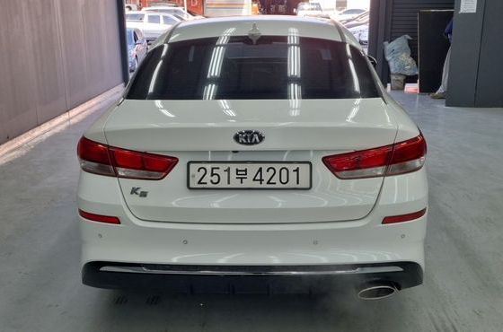 Kia K5 2.0 LPI Rental Car Luxury — пробег 70 082 км — фото 4 из 5