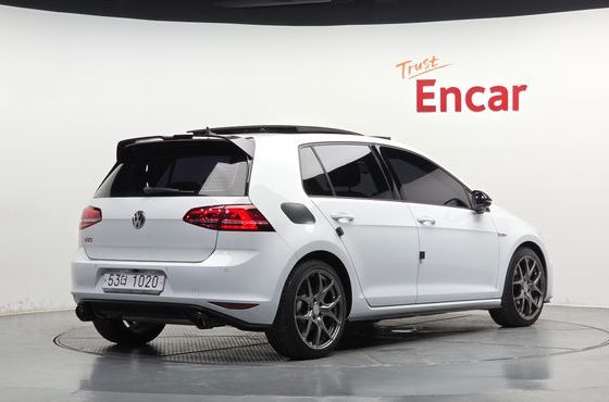 Volkswagen Golf 2.0 GTI — пробег 95 120 км — фото 2 из 5
