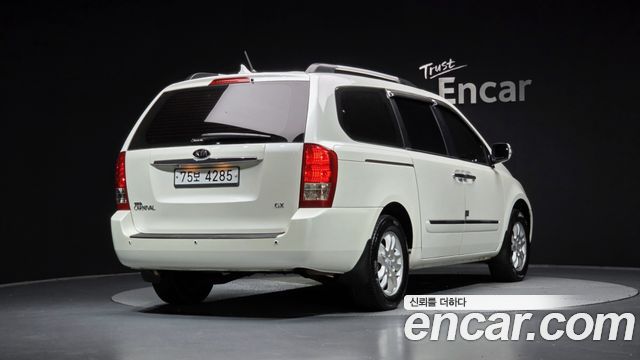 Kia Carnival Grand Carnival GX Grand Pack — пробег 57 323 км — фото 2 из 5