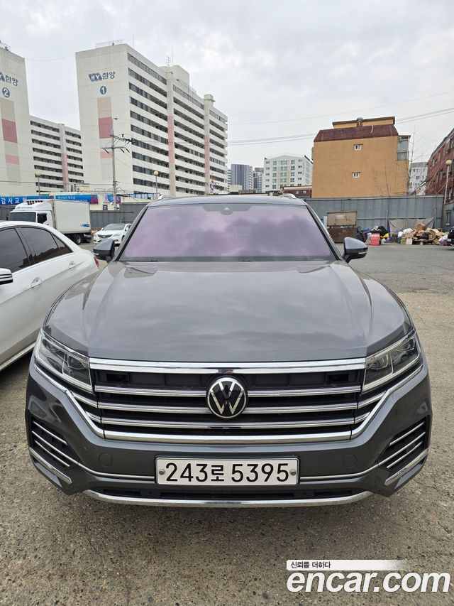 Volkswagen Touareg 3.0 TDI Prestige — пробег 97 600 км — фото 3 из 5