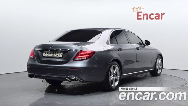 Mercedes-Benz E-Class из Кореи Encar
