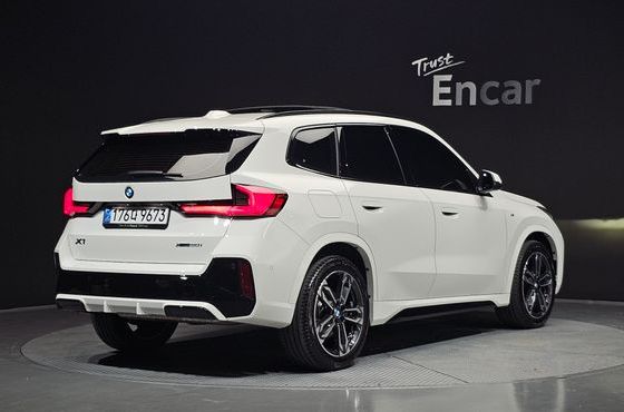 BMW X1 xDrive 20i M Sport — пробег 11 785 км — фото 2 из 5